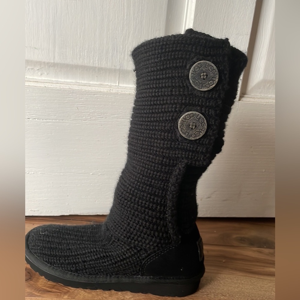 UGG Classic Cardy  Boots Button Knit